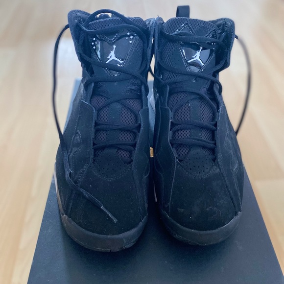 Jordan True Flight Shoes (with original box) - Picture 4 of 6